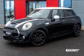 MINI Hatchback 2018 (18) at Eakin Brothers Limited Londonderry